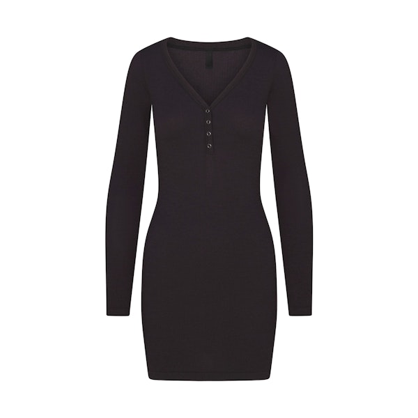 WOOL RIB HENLEY DRESS | OBSIDIAN FLAT ON A WHITE BACKGROUND | FLT