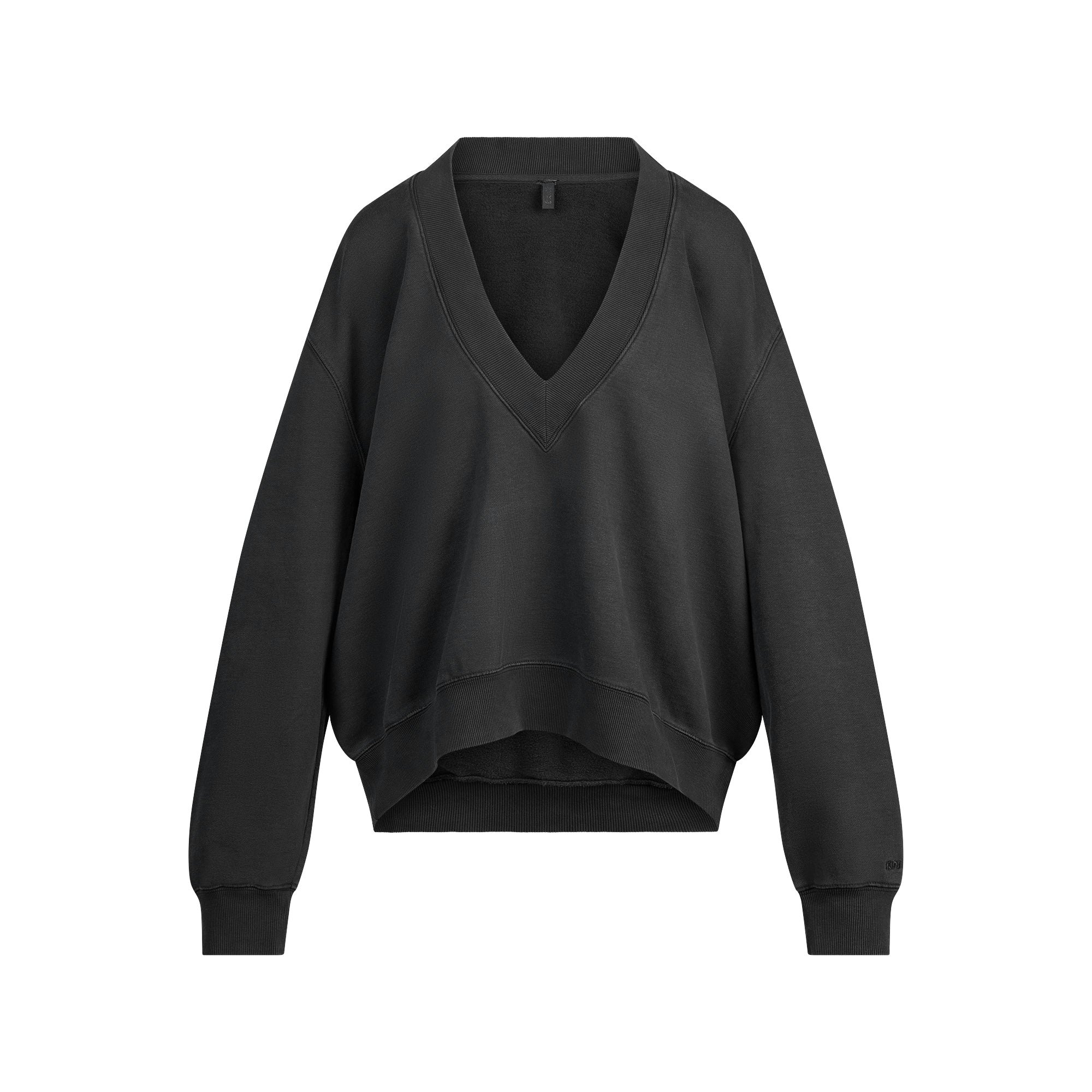 BOYFRIEND FLEECE V NECK PULLOVER | WASHED ONYX FLAT ON A WHITE BACKGROUND | FLT