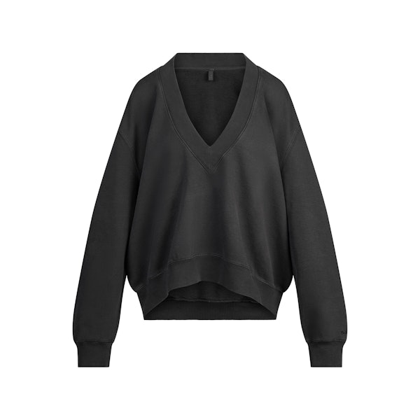BOYFRIEND FLEECE V NECK PULLOVER | WASHED ONYX FLAT ON A WHITE BACKGROUND | FLT