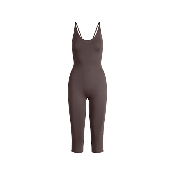 SMOOTH LAYERS CAPRI CATSUIT | RAISIN FLAT ON A WHITE BACKGROUND | FLT
