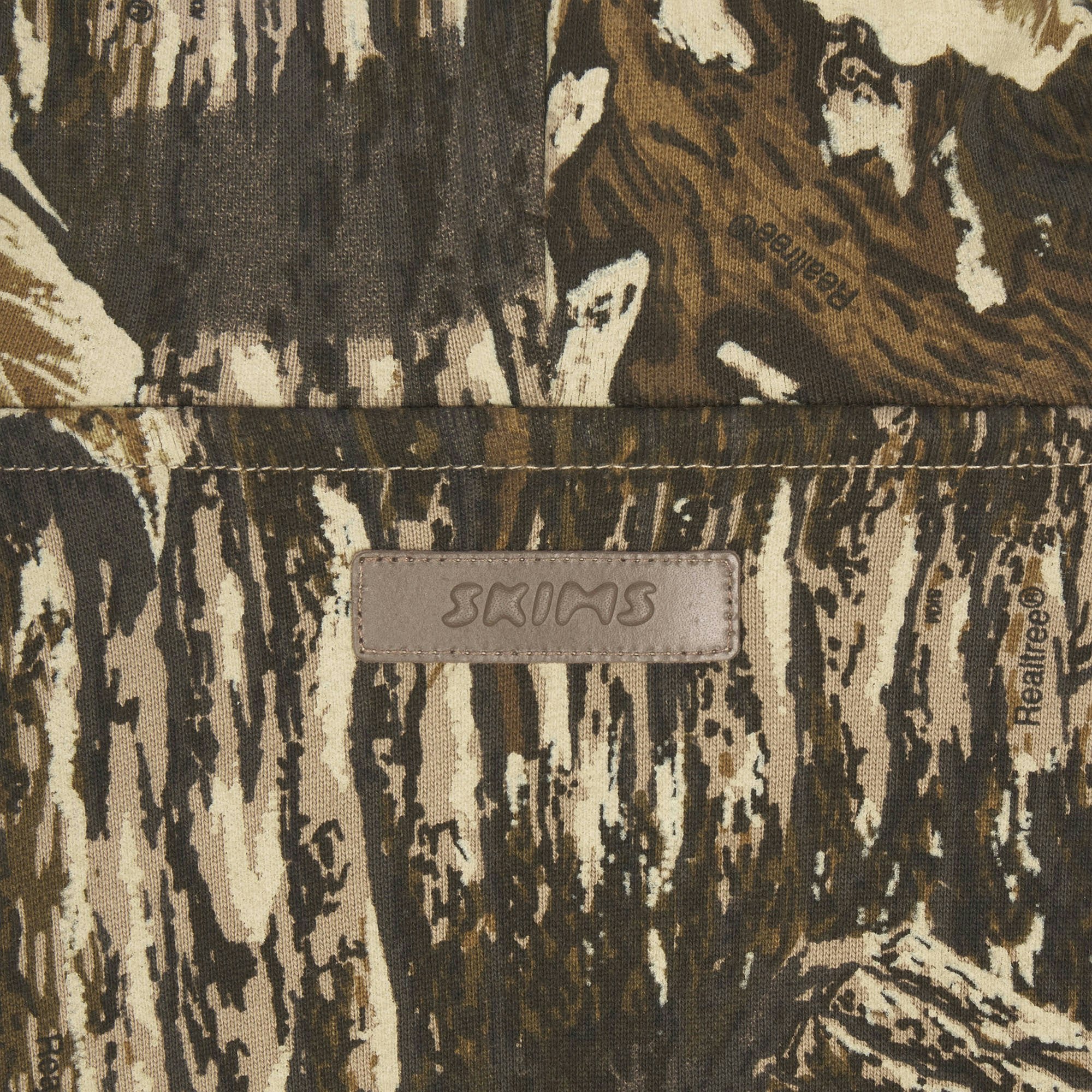 HEAVY FLEECE MENS RELAXED HOODIE | REALTREE CAMO PRINT@ | ADDITIONAL FABRIC DETAILS