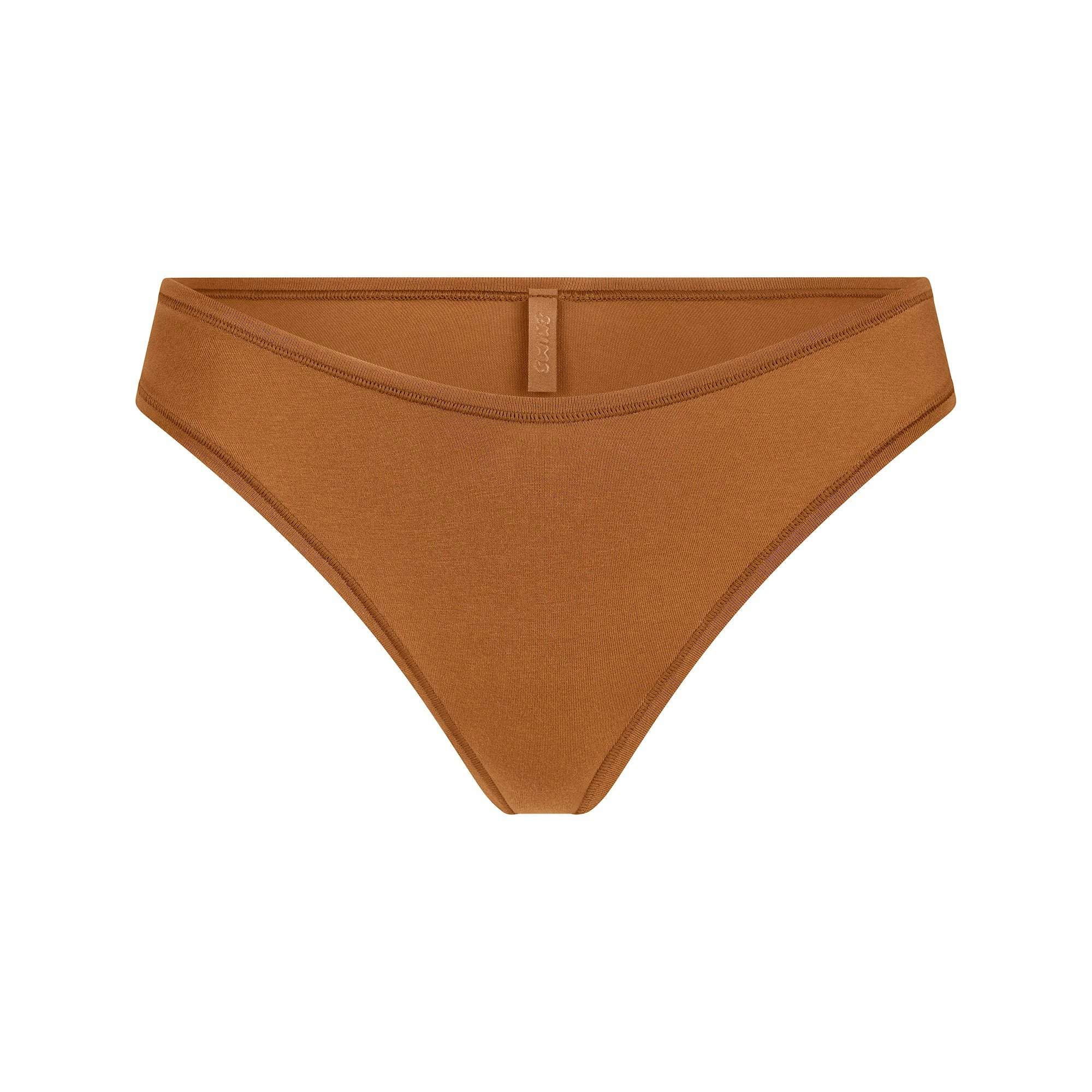 COTTON JERSEY DIPPED THONG | CHAI FLAT ON A WHITE BACKGROUND | FLT