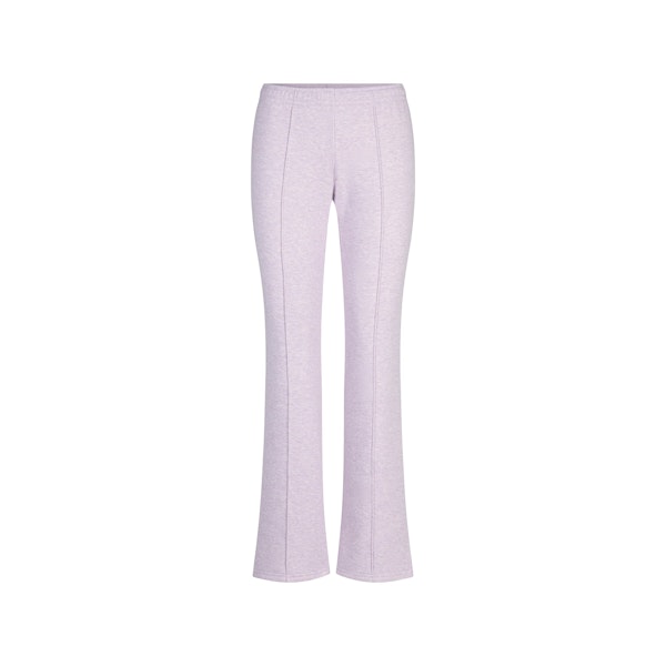 COTTON FLEECE LOW RISE SLIM PANT | PURPLE HEATHER FLAT ON A WHITE BACKGROUND @ | FLT