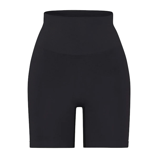 SOFT SMOOTHING SEAMLESS SHORT | ONYX (SHORTS, BOTTOMS) LAYS FLAT ON A WHITE BACKGROUND | FLT