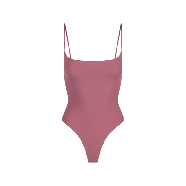 FITS EVERYBODY CAMI BODYSUIT | BEET FLAT ON A WHITE BACKGROUND | FLT