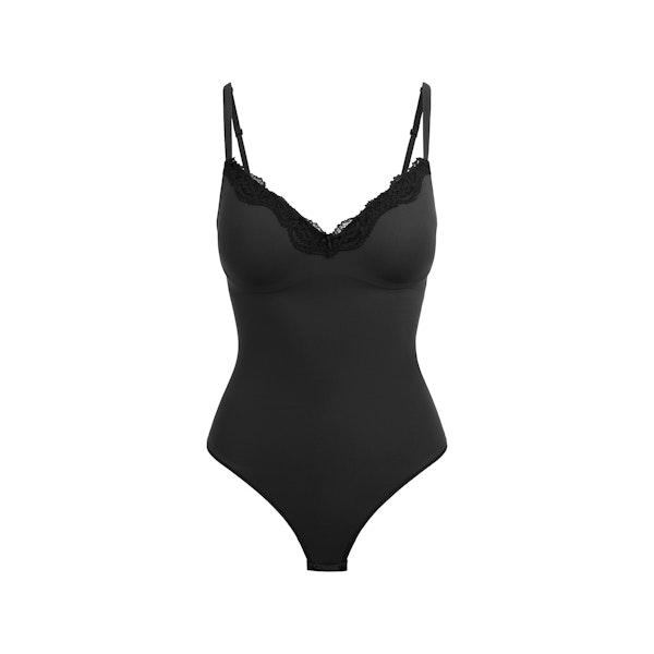 FITS EVERYBODY LACE PUSH-UP BODYSUIT | ONYX FLAT ON A WHITE BACKGROUND | FLT