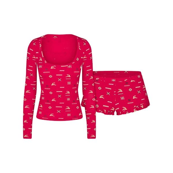 SKIMS SLEEP SCOOP NECK SLEEP SET | CRANBERRY VINTAGE DEER PRINT FLAT ON A WHITE BACKGROUND | FLT