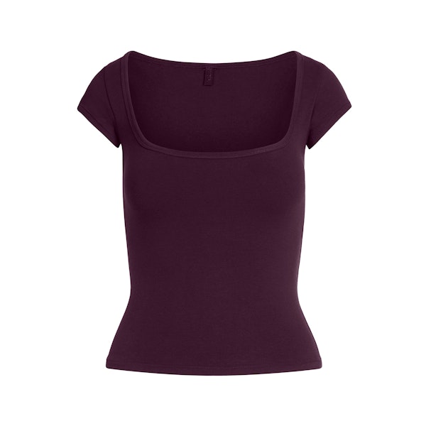 COTTON JERSEY SCOOP NECK T-SHIRT | CURRANT FLAT ON A WHITE BACKGROUND @ | FLT