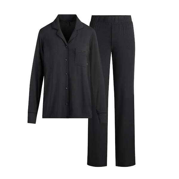 SKIMS SLEEP LONG SLEEVE BUTTON UP SET | ONYX FLAT ON A WHITE BACKGROUND | FLT