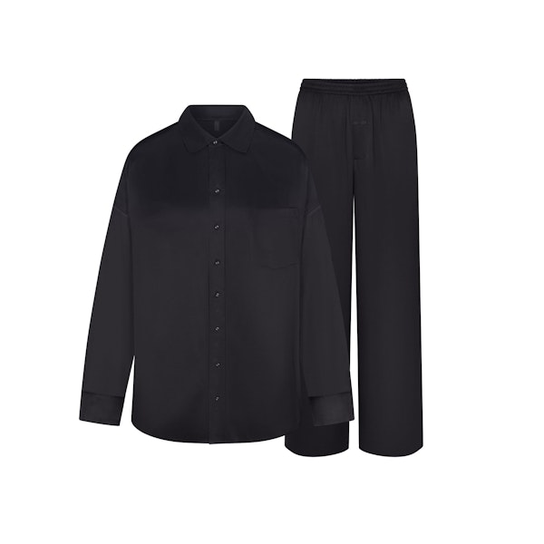 SILK OVERSIZED SLEEP SET | ONYX (LONG SLEEVE T-SHIRTS) FLAT ON A WHITE BACKGROUND | FLT