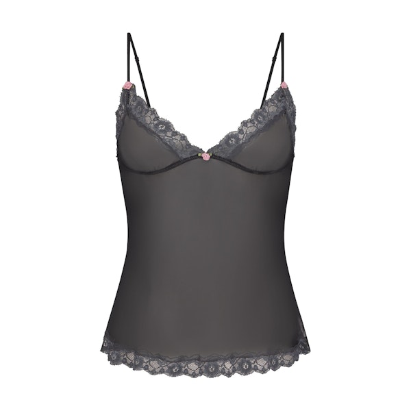 SKIMS ROMANCE LACE CAMI | ONYX (CAMIS, TOPS) FLAT ON A WHITE BACKGROUND | FLT