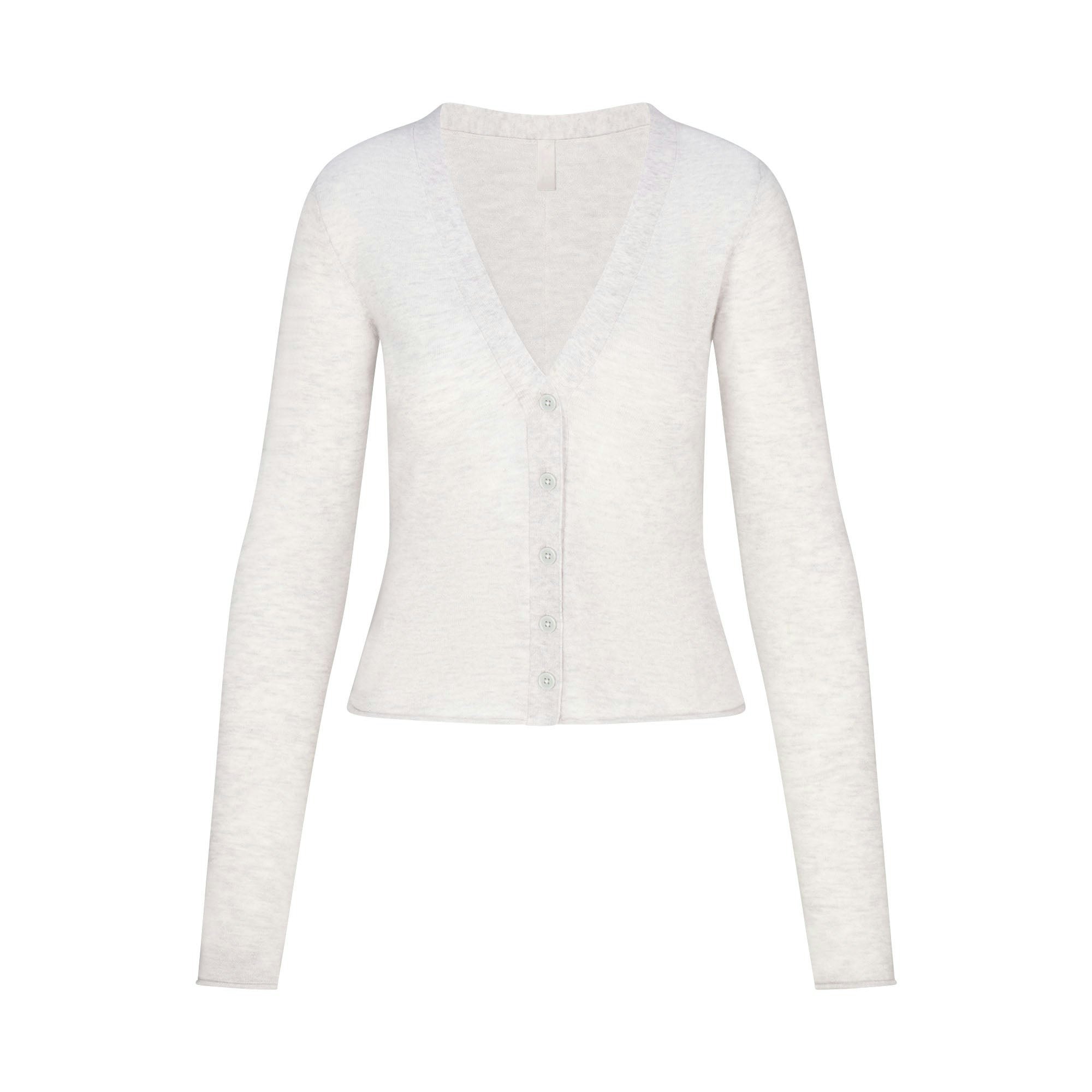 FEATHERWEIGHT CASHMERE CARDIGAN | LIGHT HEATHER GREY FLAT ON A WHITE BACKGROUND | FLT