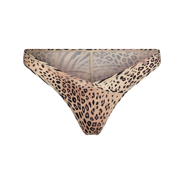FITS EVERYBODY WRAP TANGA | SAND MULTI ANIMAL FLAT ON A WHITE BACKGROUND | FLT