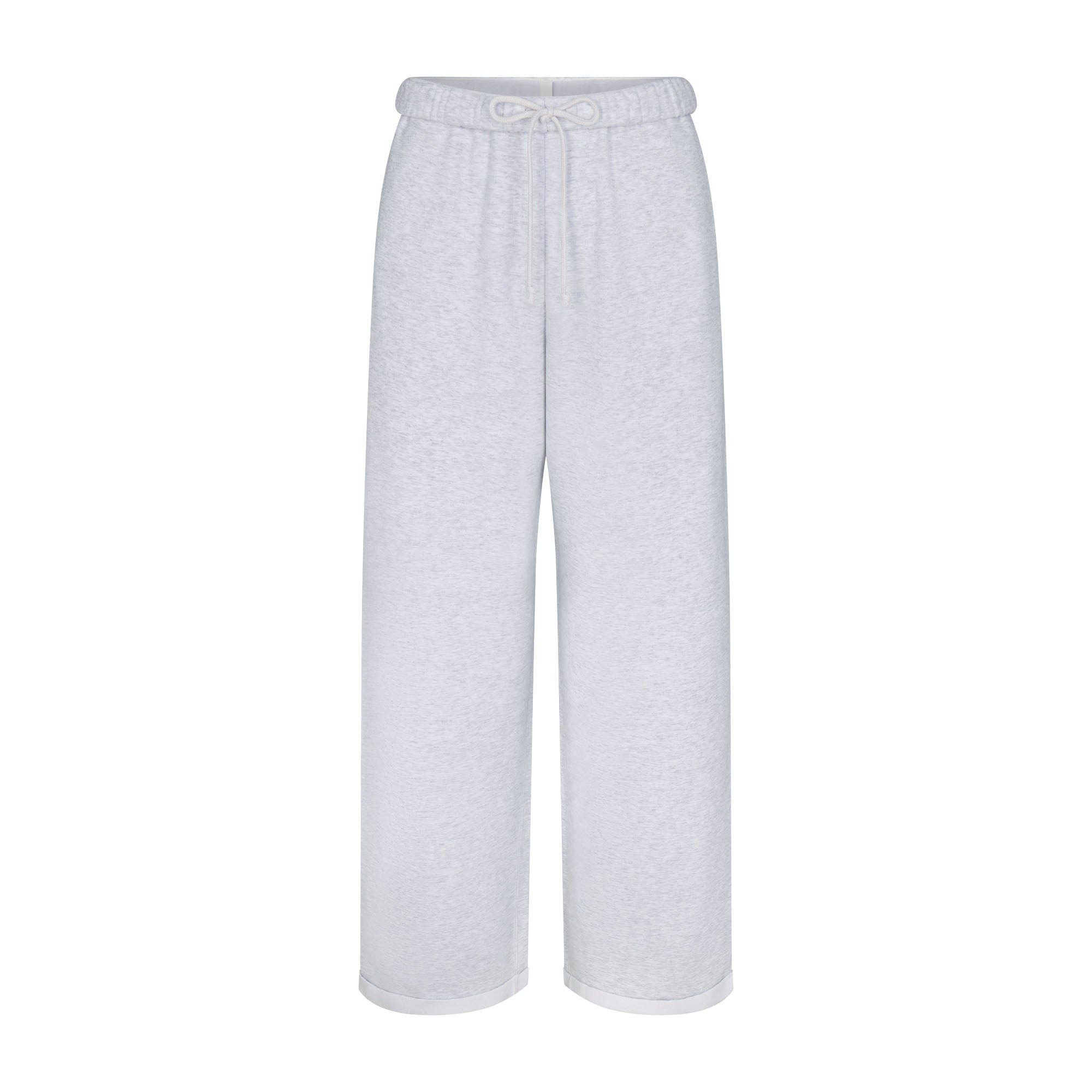 COTTON FLEECE CLASSIC STRAIGHT LEG PANT | LIGHT HEATHER GREY (PANTS, BOTTOMS) LAYS FLAT ON A WHITE BACKGROUND | FLT