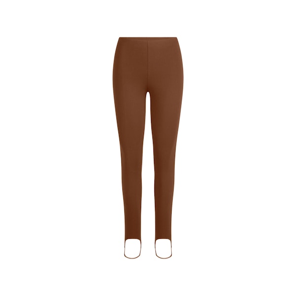 THE ESSENTIAL COLLECTION HIGH-WAISTED STIRRUP LEGGING | BISON FLAT ON A WHITE BACKGROUND | FLT