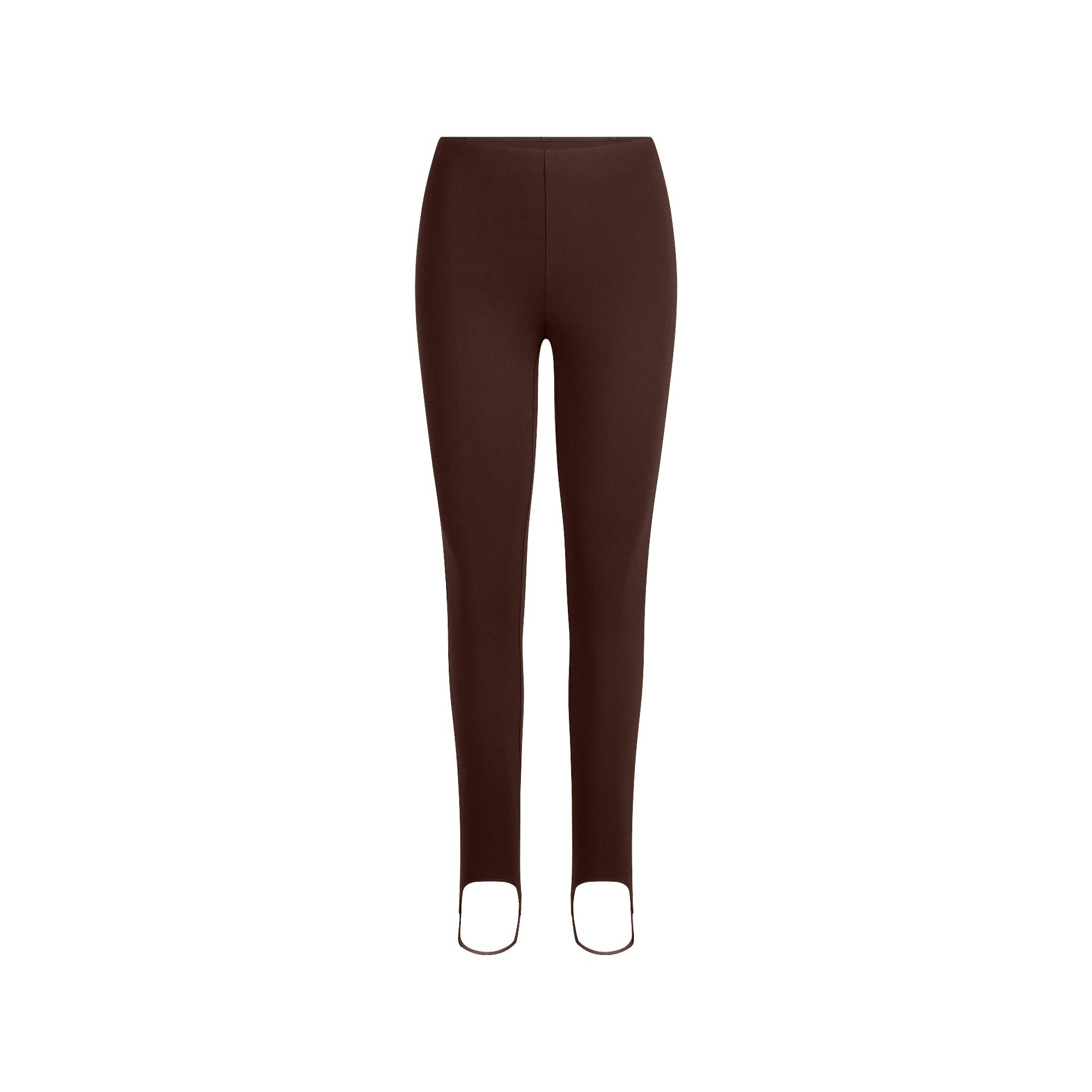 THE ESSENTIAL COLLECTION HIGH-WAISTED STIRRUP LEGGING | COCOA FLAT ON A WHITE BACKGROUND | FLT