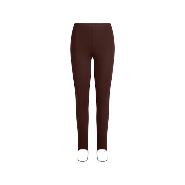 THE ESSENTIAL COLLECTION HIGH-WAISTED STIRRUP LEGGING | COCOA FLAT ON A WHITE BACKGROUND | FLT