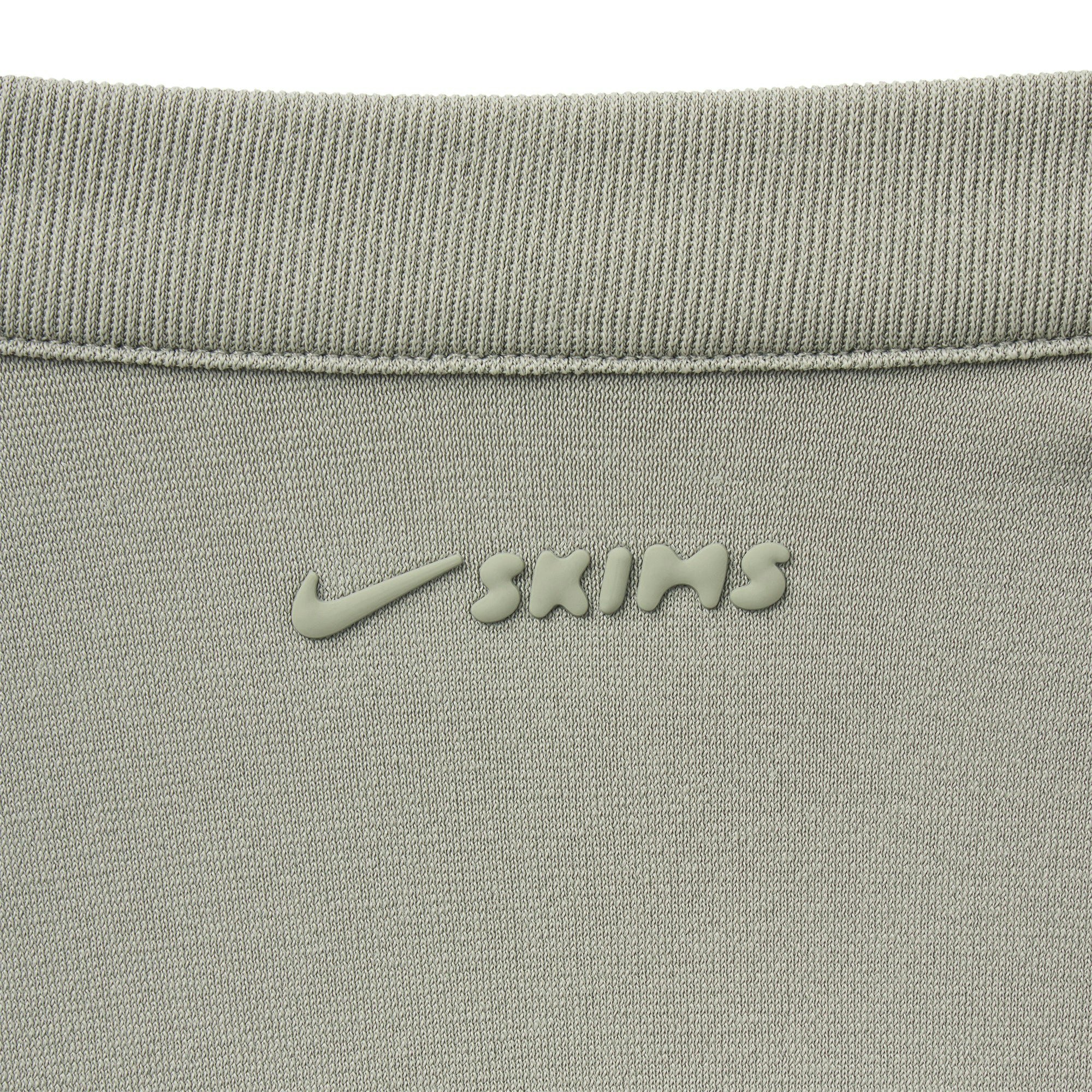 NikeSKIMS STRETCH KNIT LONG SLEEVE BOATNECK TOP | DUNE ADDITIONAL FABRIC DETAILS