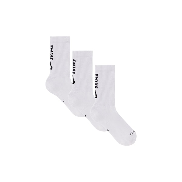 NikeSKIMS ACCESSORIES DRI-FIT CREW SOCK 3-PACK | SNOW FLAT ON A WHITE BACKGROUND | FLT