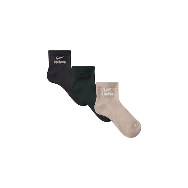 NikeSKIMS ACCESSORIES DRI-FIT QUARTER CREW SOCK 3-PACK | DARK TEAL MULTI FLAT ON A WHITE BACKGROUND | FLT