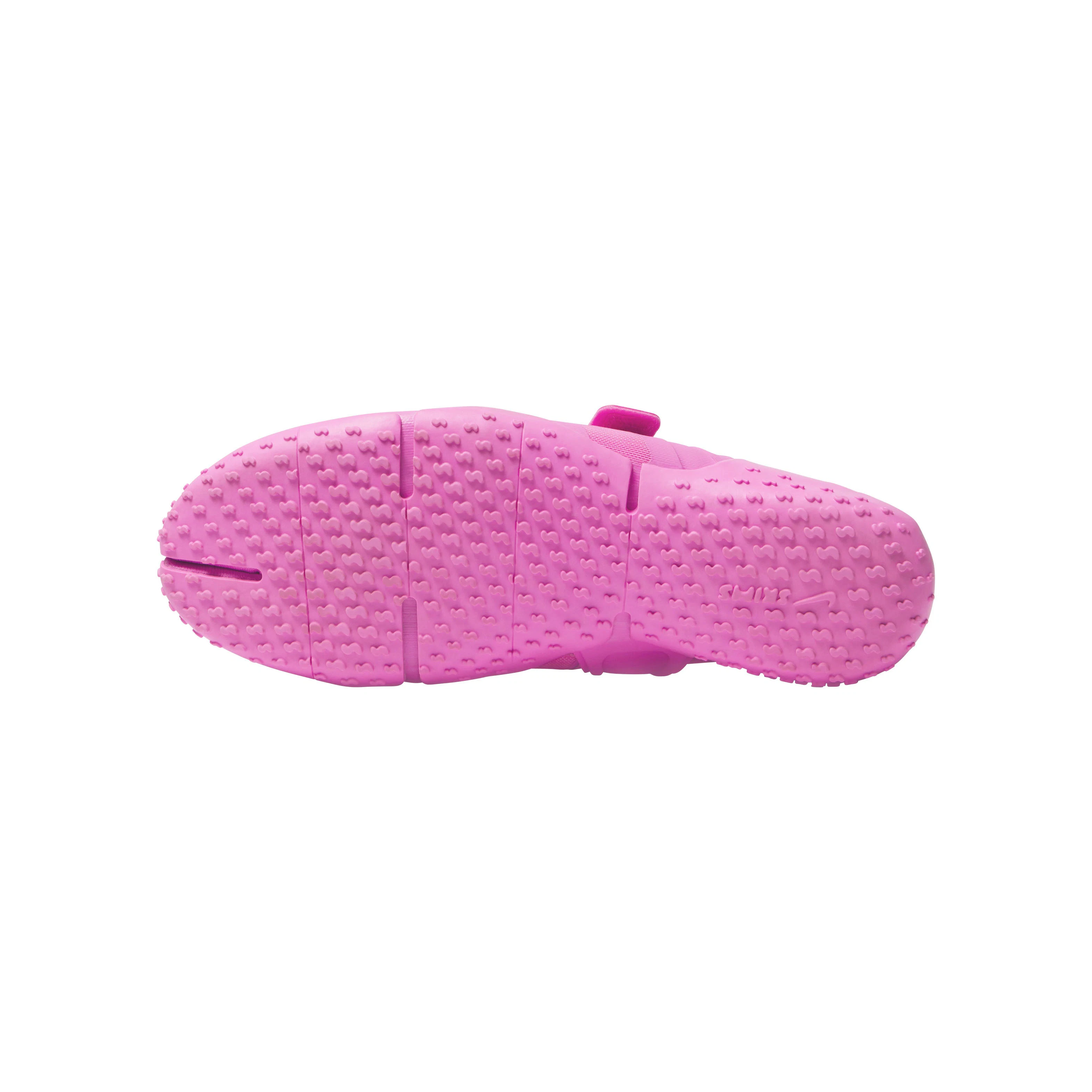 NikeSKIMS FOOTWEAR RIFT MESH | PSYCHIC PINK ON A MODEL VIEW @ | FOCUS: 0.0, 1.0, 0.9
