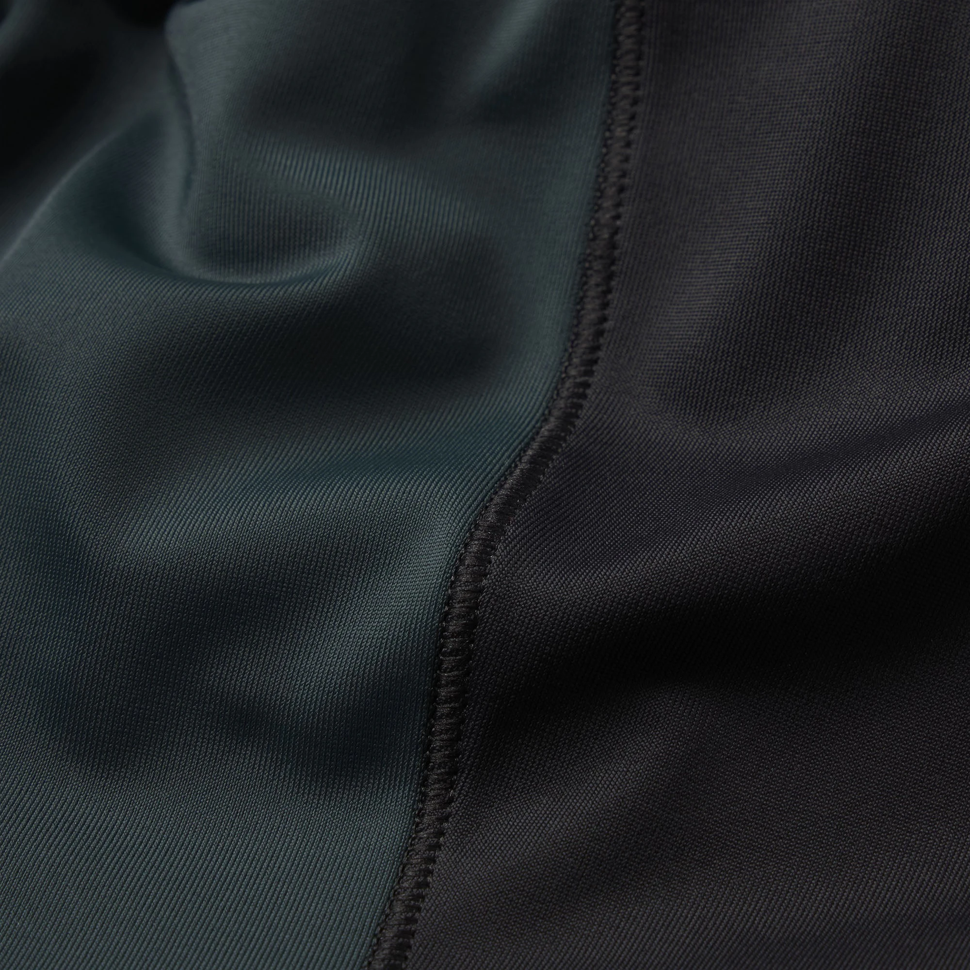 NikeSKIMS SHINE 5" BIKER SHORT | OBSIDIAN AND DARK TEAL ADDITIONAL FABRIC DETAILS
