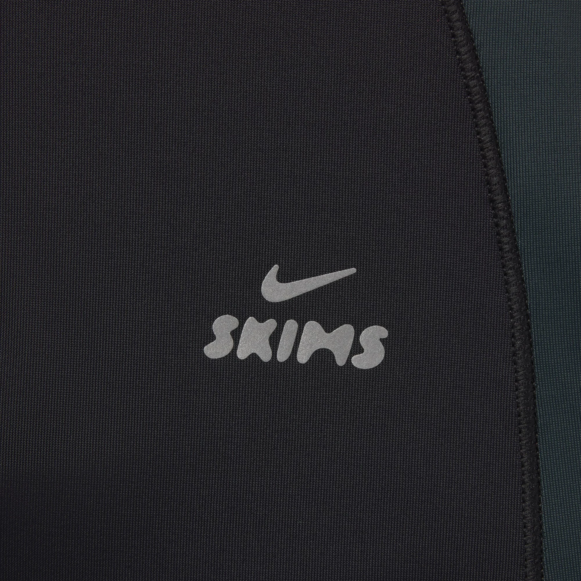NikeSKIMS SHINE 5" BIKER SHORT | OBSIDIAN AND DARK TEAL ADDITIONAL FABRIC DETAILS