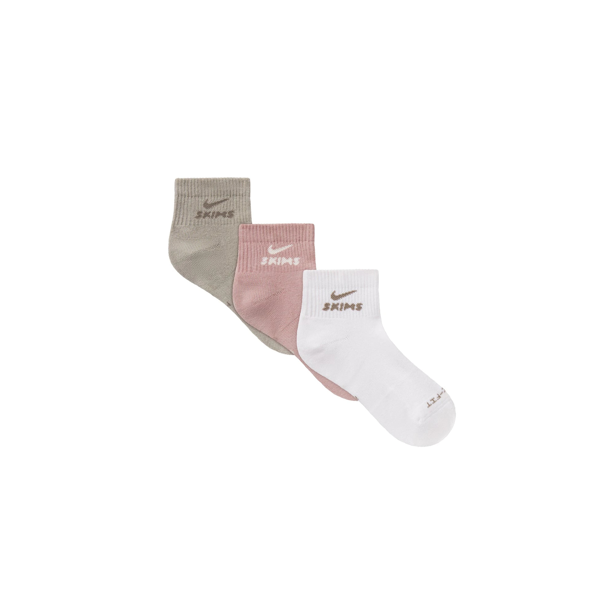 NikeSKIMS ACCESSORIES DRI-FIT QUARTER CREW SOCK 3-PACK  | HIMALAYAN MULTI FLAT ON A WHITE BACKGROUND | FLT @ | FOCUS: 0.0, 1.0, 0.9