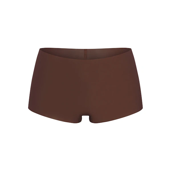 INVISIBLE BOY SHORT | COCOA FLAT ON A WHITE BACKGROUND | FLT