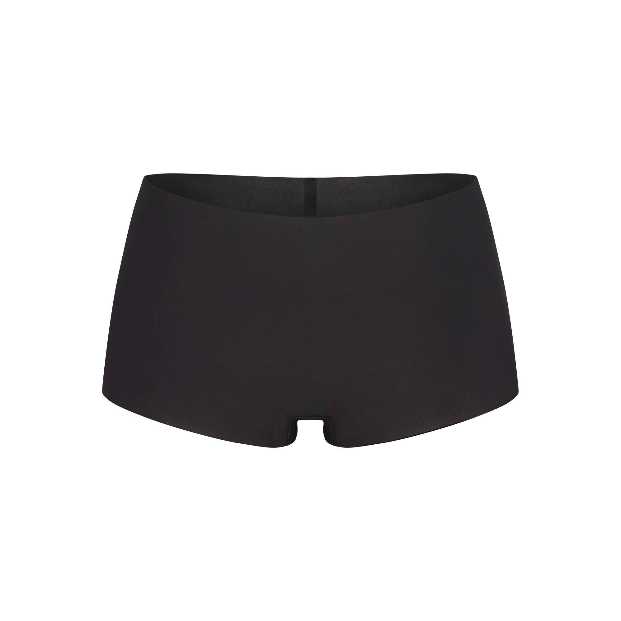 INVISIBLE BOY SHORT | ONYX FLAT ON A WHITE BACKGROUND | FLT