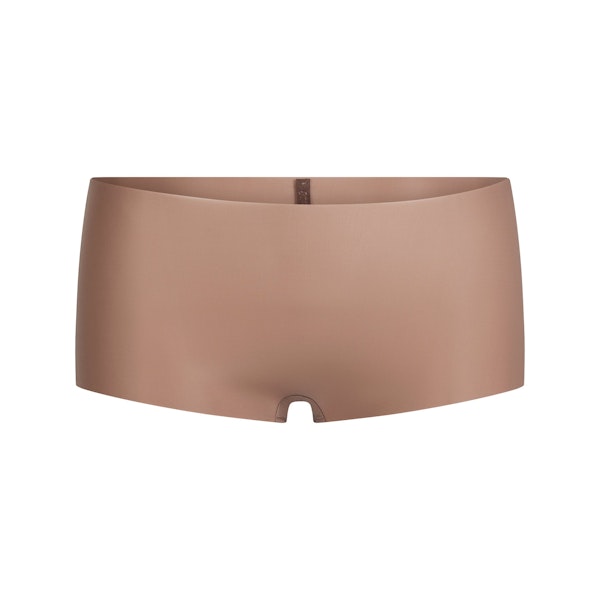 INVISIBLE BOY SHORT | UMBER FLAT ON A WHITE BACKGROUND | FLT