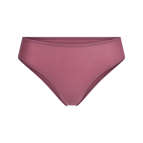 FITS EVERYBODY CHEEKY BRIEF | BEET FLAT ON A WHITE BACKGROUND | FLT