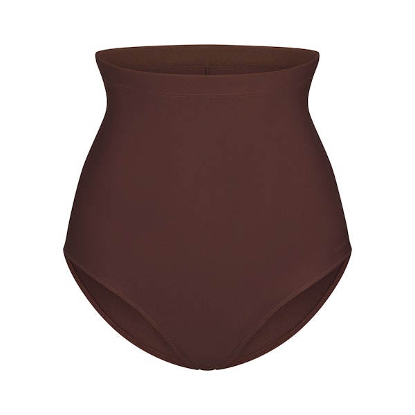 SKIMS BODY CORE SCULPT BUTT LIFTING BRIEF | COCOA FLAT ON A WHITE BACKGROUND | FLT