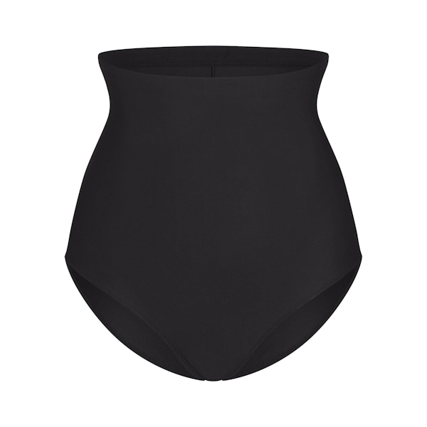 SKIMS BODY CORE SCULPT BUTT LIFTING BRIEF | ONYX FLAT ON A WHITE BACKGROUND | FLT