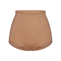 SKIMS BODY BUTT ENHANCING PADDED BRIEF