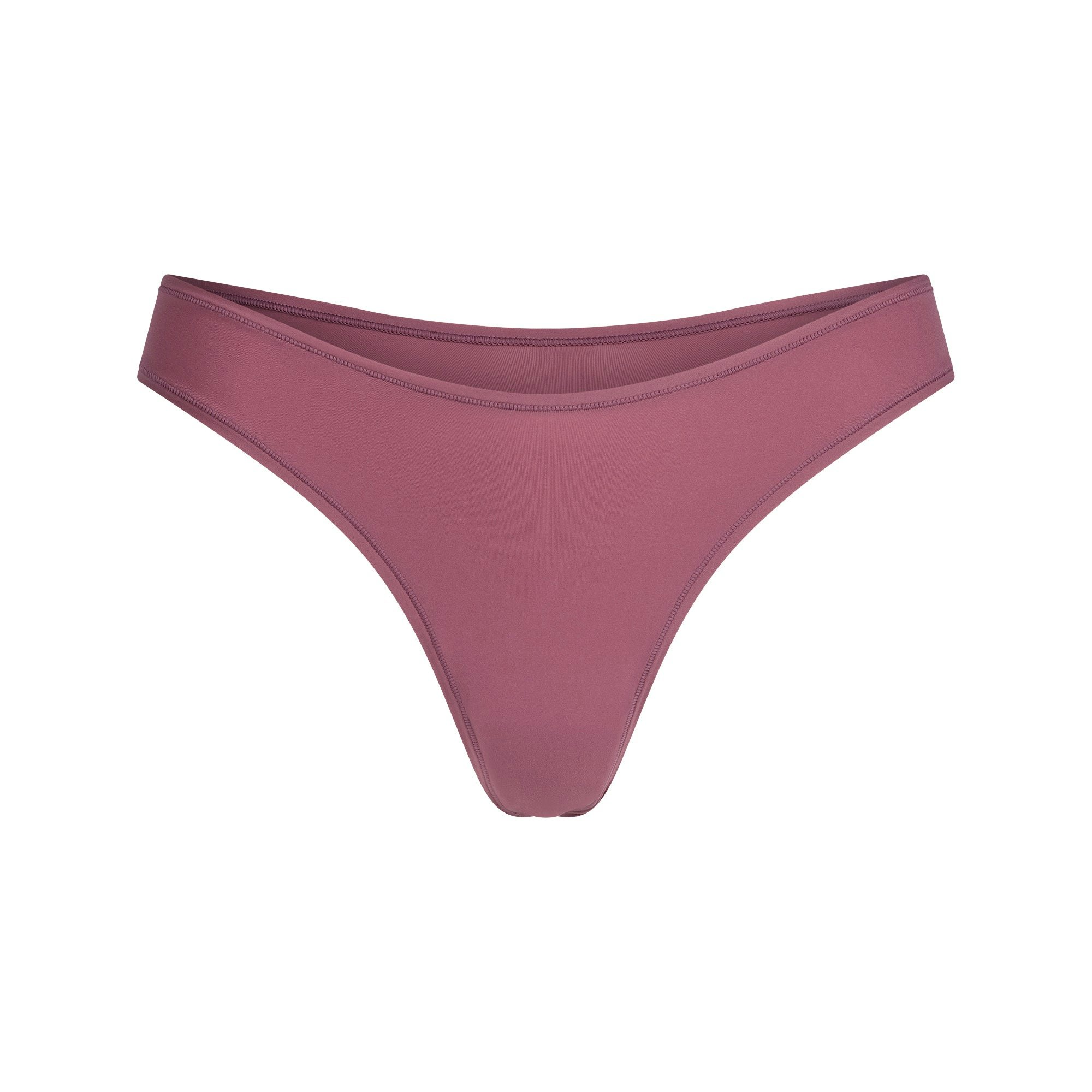 FITS EVERYBODY DIPPED FRONT THONG | BEET FLAT ON A WHITE BACKGROUND | FLT