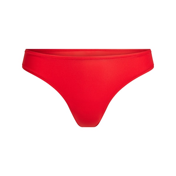 FITS EVERYBODY DIPPED FRONT THONG | CHERRY FLAT ON A WHITE BACKGROUND | FLT