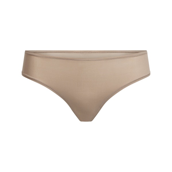 FITS EVERYBODY THONG | TRUFFLE FLAT ON A WHITE BACKGROUND | FLT