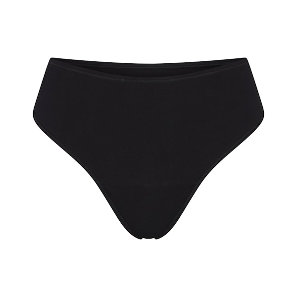 PERIOD PANTIES THONG | OBSIDIAN FLAT ON A WHITE BACKGROUND @ | FLT
