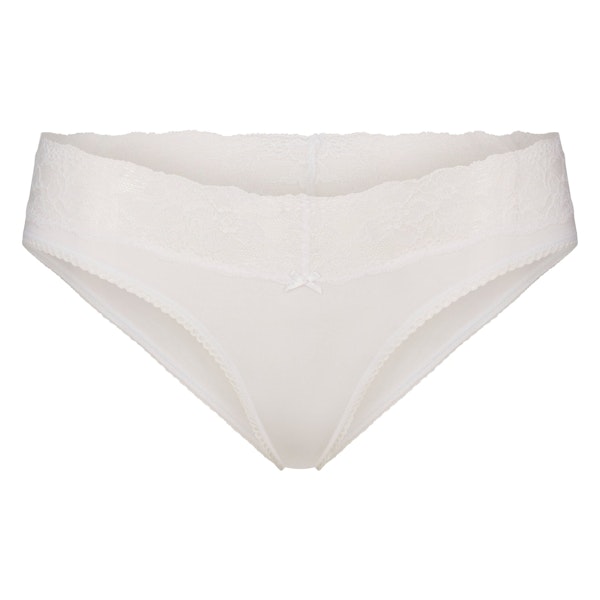 LIGHTWEIGHT COTTON WIDE LACE BRIEF | SNOW FLAT ON A WHITE BACKGROUND | FLT