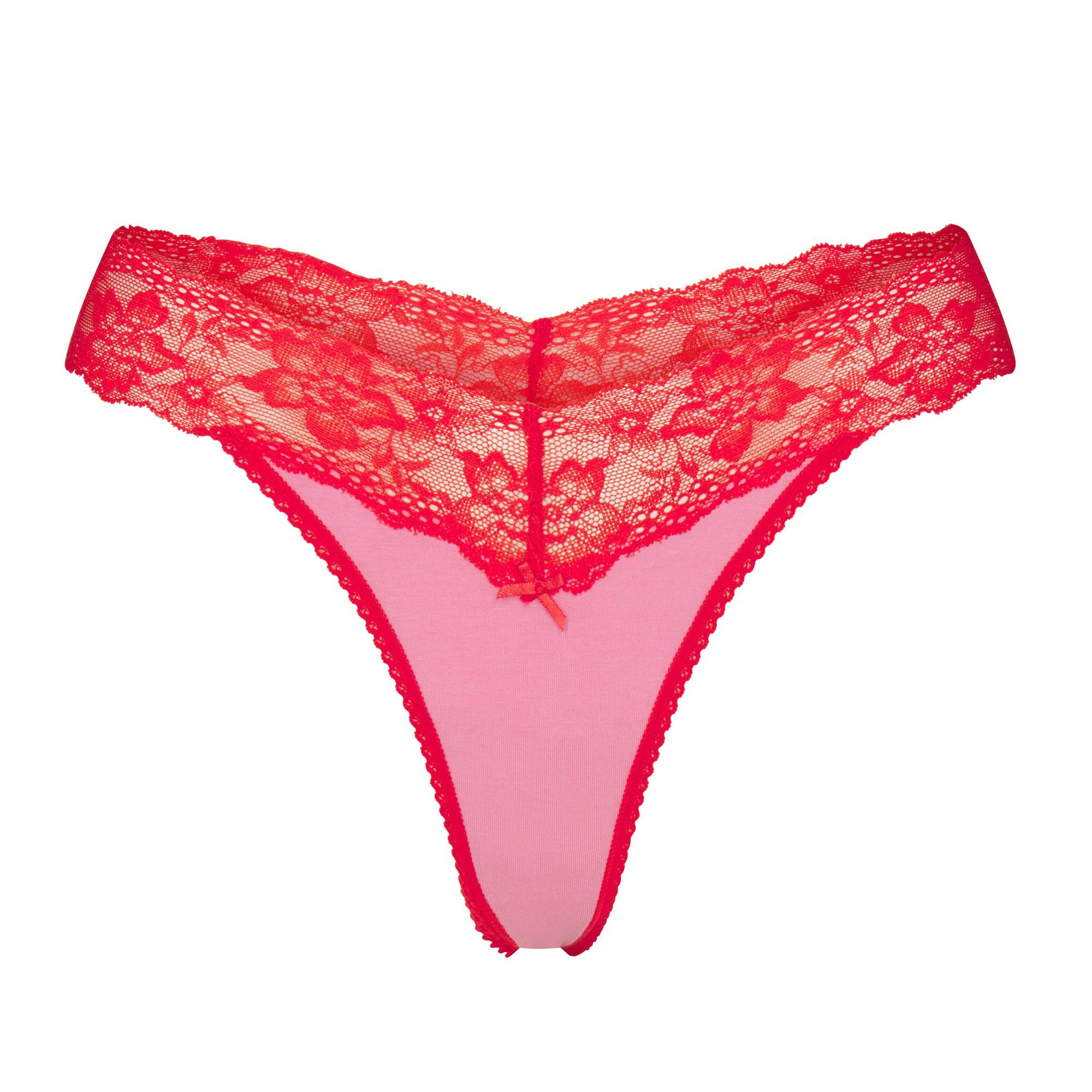 LIGHTWEIGHT COTTON LACE WIDE THONG | CARNATION CONTRAST FLAT ON A WHITE BACKGROUND | FLT