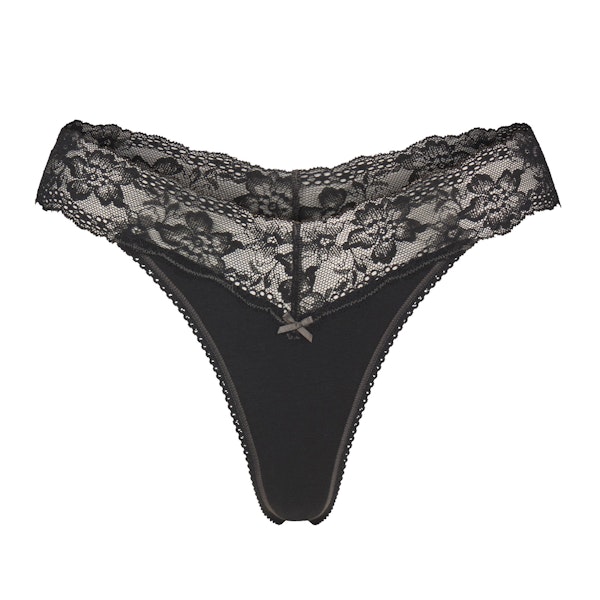 LIGHTWEIGHT COTTON LACE WIDE THONG | SOOT TONAL FLAT ON A WHITE BACKGROUND | FLT