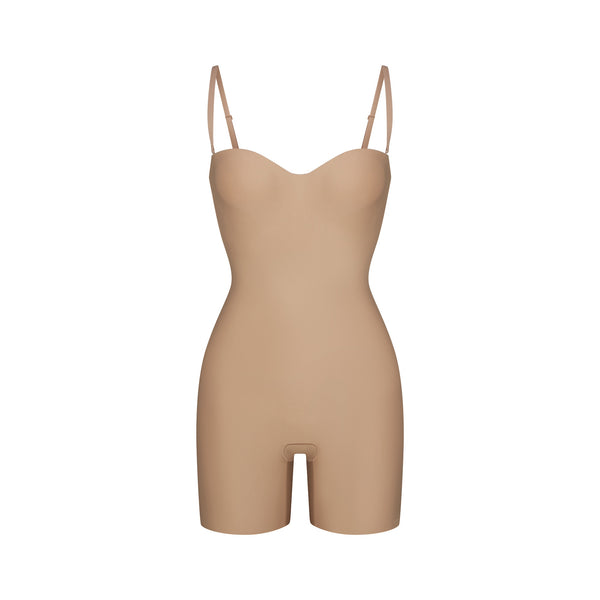 春先取りの THIGH MID SEAMLESS SHEER BODYSUIT CLAY | 店舗用品