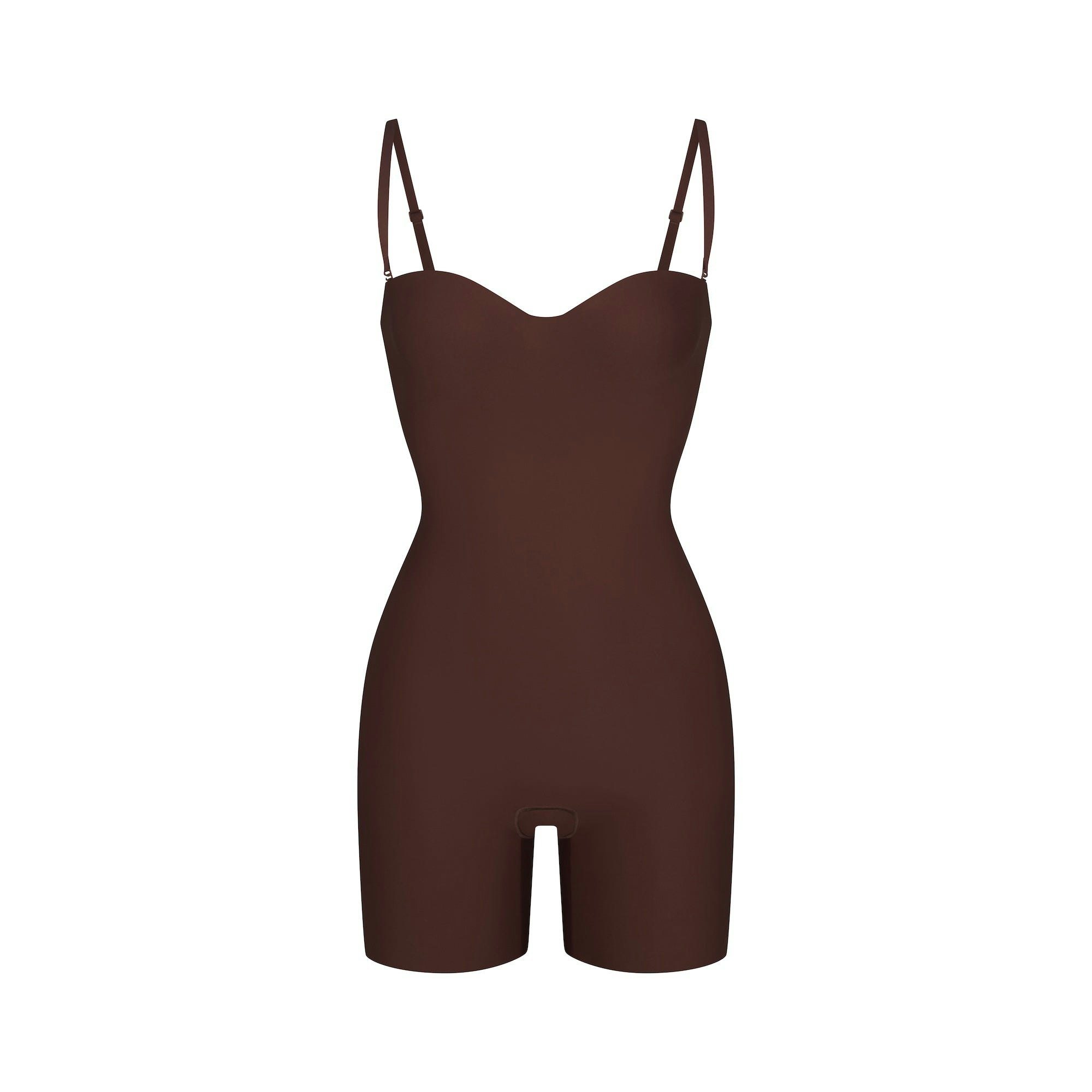 SKIMS BODY CORE SCULPT UNDERWIRE MID THIGH BODYSUIT | COCOA (SHAPEWEAR BODYSUITS) FLAT ON A WHITE BACKGROUND | FLT