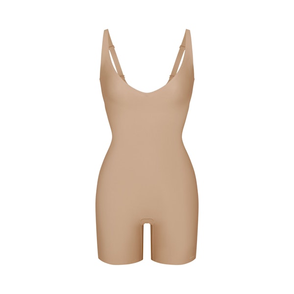 SKIMS BODY CORE SCULPT PLUNGE MID THIGH BODYSUIT | CLAY (SHAPEWEAR BODYSUITS) FLAT ON A WHITE BACKGROUND | FLT