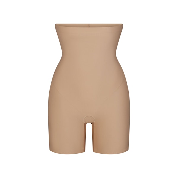 SKIMS BODY CORE SCULPT HIGH-WAISTED SHORT | CLAY (SHAPEWEAR SHORTS) FLAT ON A WHITE BACKGROUND | FLT