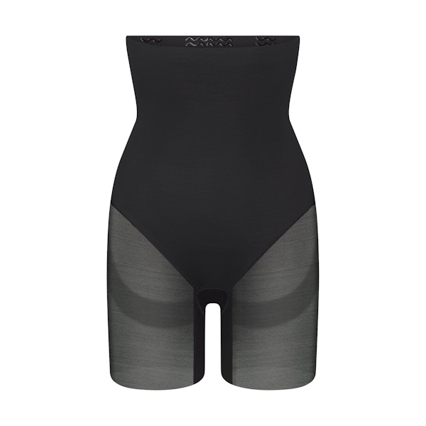POWER MESH SHAPEWEAR CORE SCULPT HIGH-WAISTED MID THIGH SHORT | ONYX FLAT ON A WHITE BACKGROUND | FLT