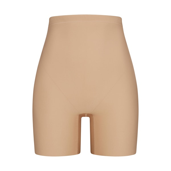 SKIMS BODY CORE SCULPT LOW BACK SHORT | CLAY FLAT ON A WHITE BACKGROUND | FLT