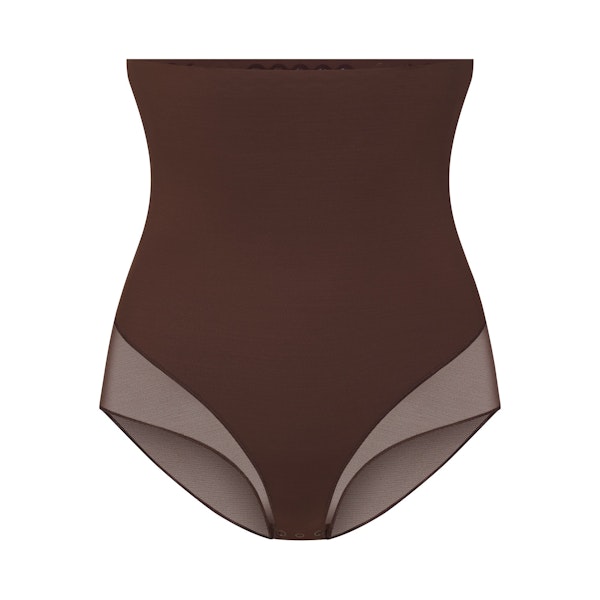 POWER MESH SHAPEWEAR CORE SCULPT HIGH-WAISTED BRIEF | COCOA FLAT ON A WHITE BACKGROUND | FLT