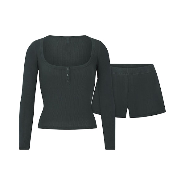 BOYFRIEND LONG SLEEVE T-SHIRT AND LOOSE PANT SET | MARBLE MUSHROOM PRINT (LONG SLEEVE T-SHIRTS) FLAT ON A WHITE BACKGROUND | FLT